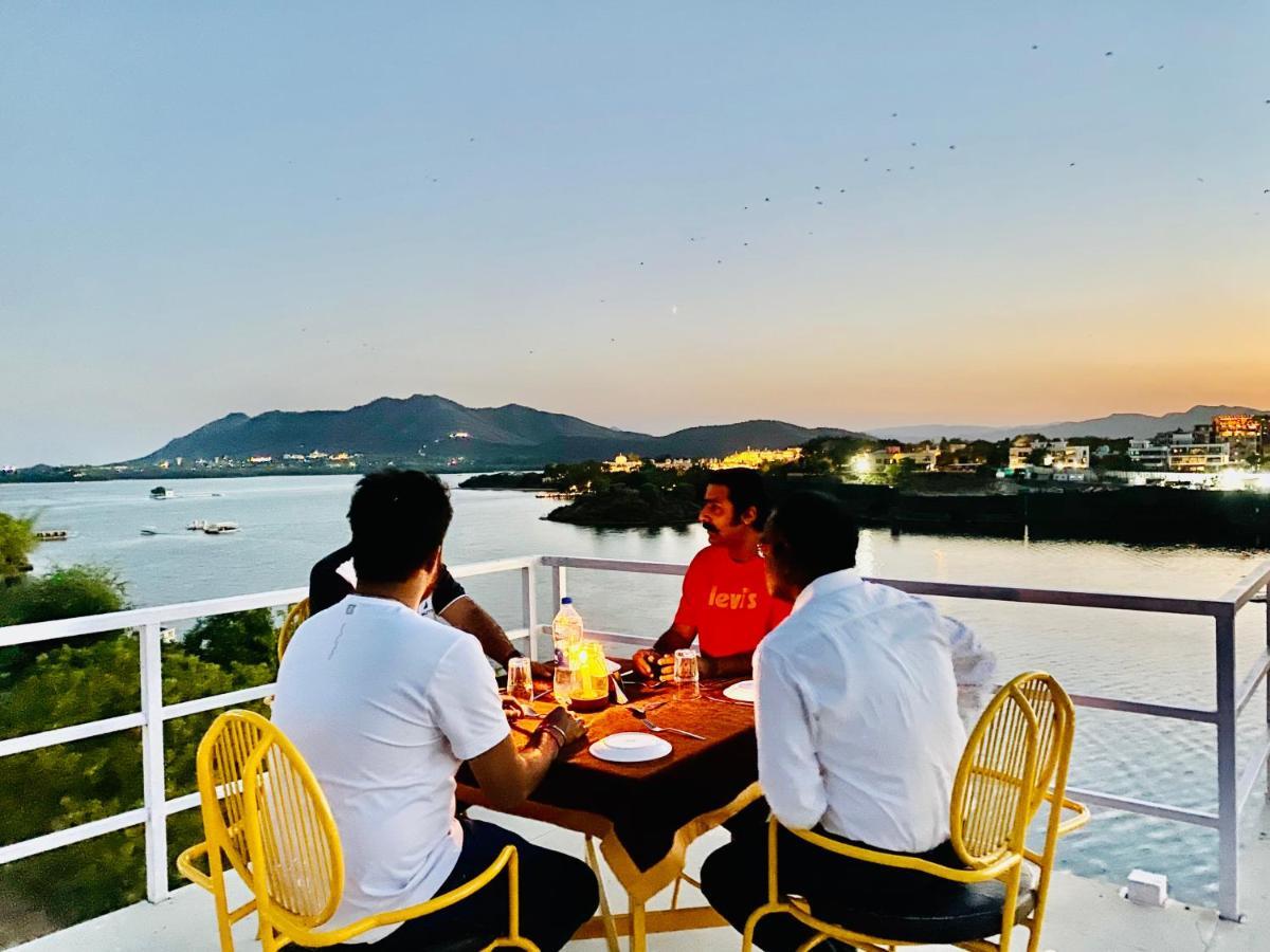 Haveli Jai Durga Udaipur Lake Facing With Swimming Pool Eksteriør billede